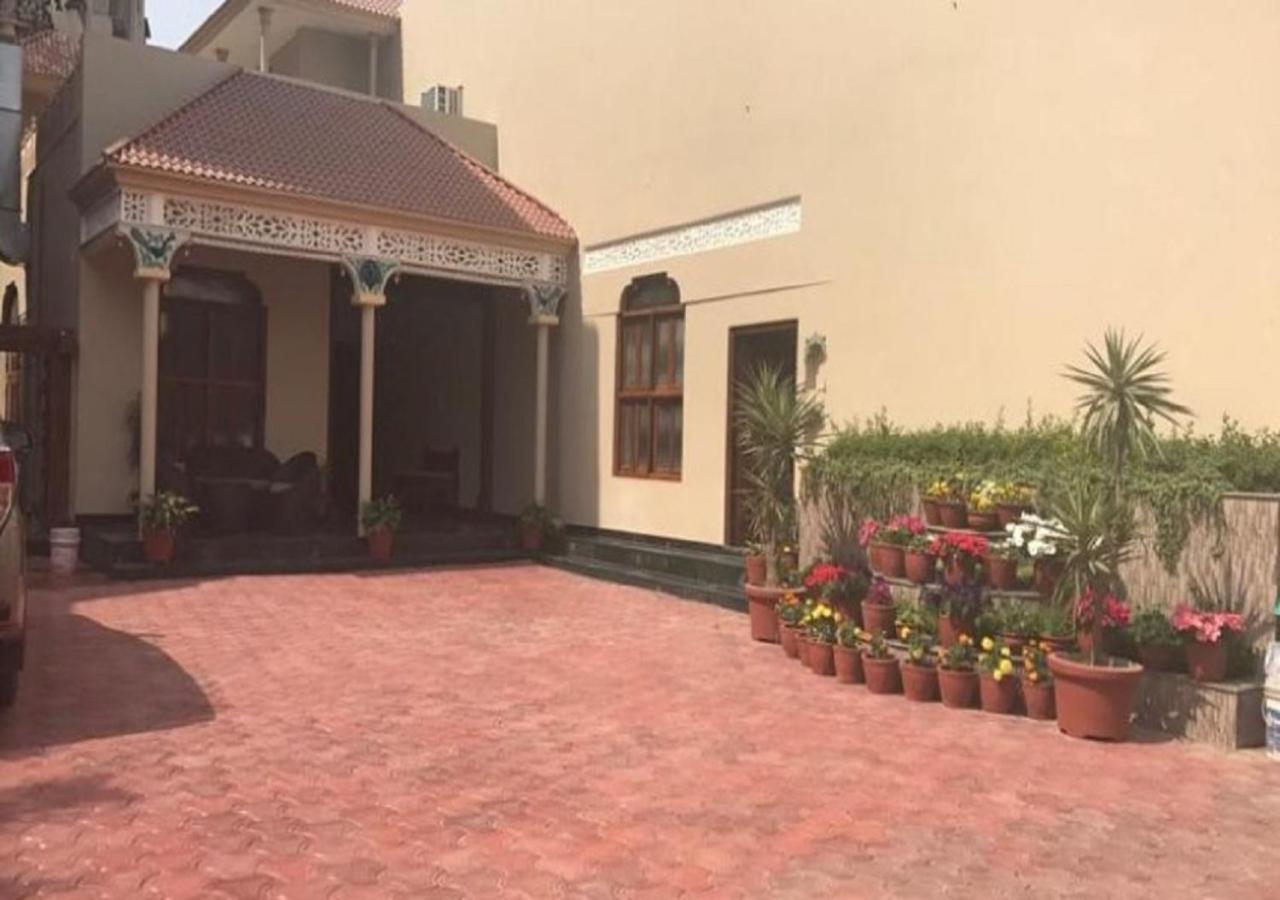 Vijaigarh Kothi - Heritage Boutique Varanasi Exterior foto
